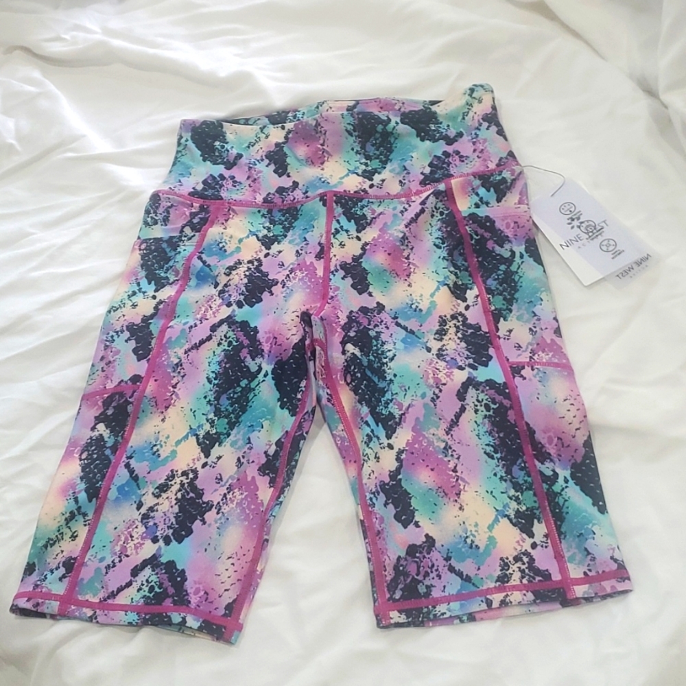 - Womens Nine West   active sports shorts size S new w out tags